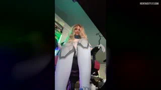 Invisible Woman Cosplay 💙 (Meaaly26)